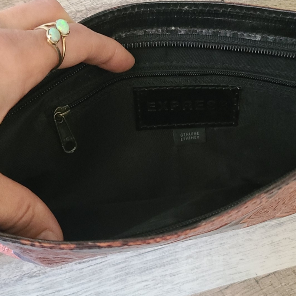 Express Wristlet Leather Brown and Black Bag - Picture 5 of 8